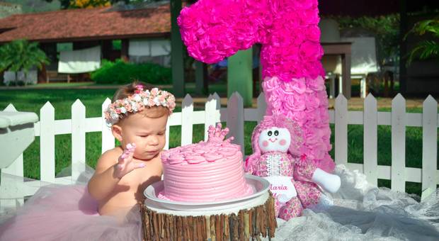 Criança de Smash the cake Maria Flor