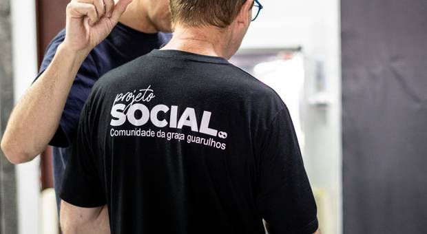 Amor que nos faz um de Confraternização amor que nos faz um