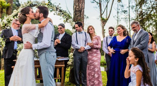 Casamentos no campo de Gloria e Gustavo