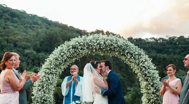 Casamentos no campo de Nath e Cozzo