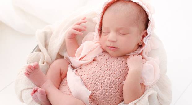 Newborn de A doçura da pequena Celine aos 12 dias