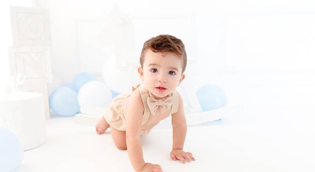 Acompanhamento mensal de bebês de O pequeno Liam comemora 1 aninho 