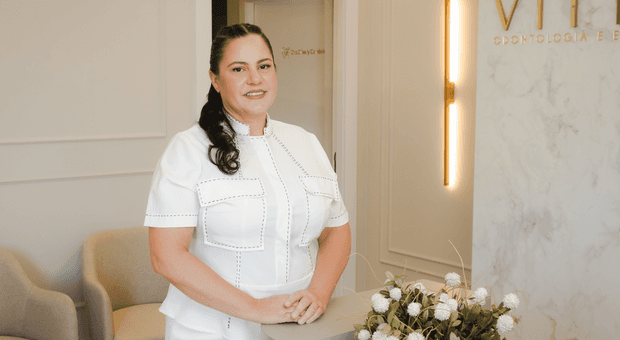 Ensaios Corporativos de DRª GISELY CORDEIRO