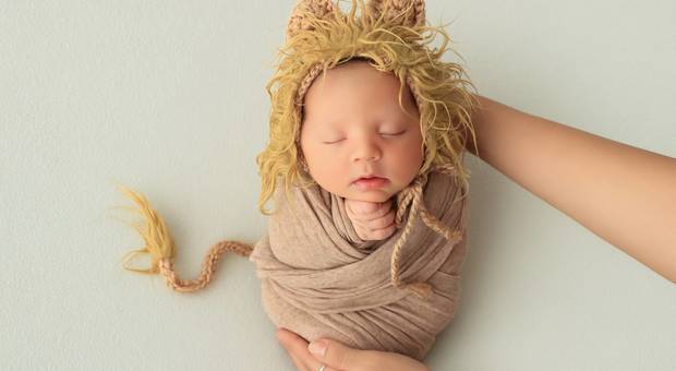 Newborn de A lindeza e a flexibilidade com o pequeno Ravi Emanuel (26 dias)