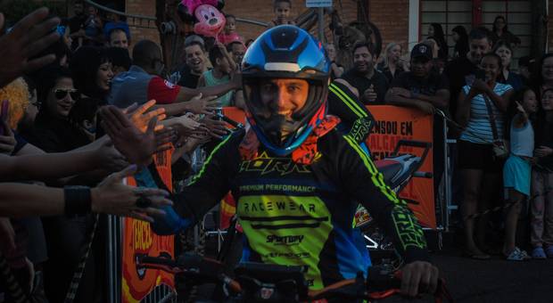 Fotografia of Luquinha Wheeling - Acrobacia de Moto