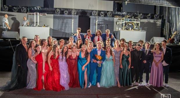 Evento de Baile Finalistas 2024