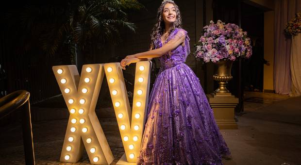 Debutante  de Emanuelle  | Debutante 