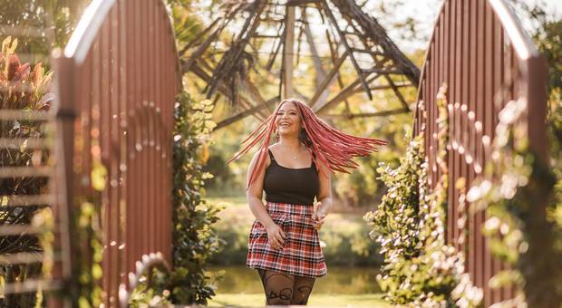 Feminino de Gleyce Kelly - 15 anos