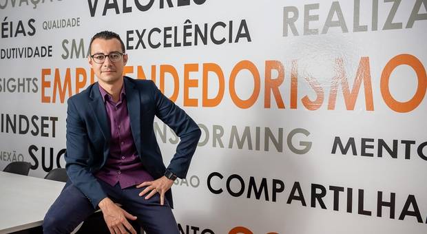 Retrato Corporativo de Pedro Souza
