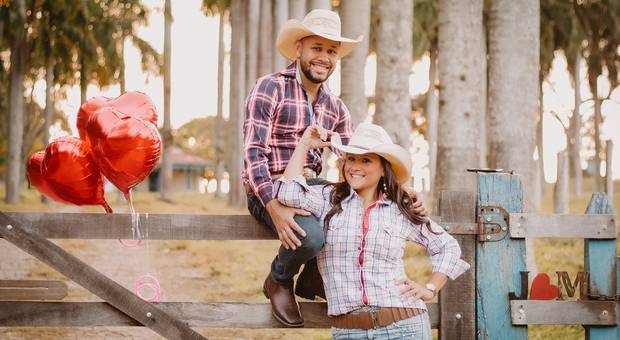 Ensaio Pré Wedding de 🐎 Ensaio Pré-Casamento Country — Marcela & Juan | Thiago Marto Fotografia