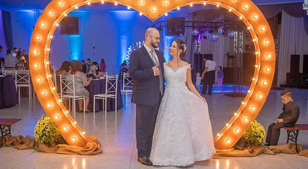 Casamento  de Memórias Inesquecíveis: O Casamento Religioso de Rebecca e Bruno em Ribeirão Preto