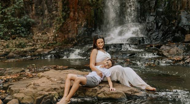 Gestante de Shirley e família