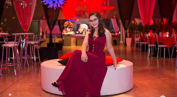 15 anos de Beatriz Zamperlini Tomi