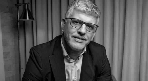 Ensaio de Fábio Rocha: O Retrato Editorial além das fronteiras