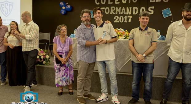 Corporativo-Institucional de Formatura ESC