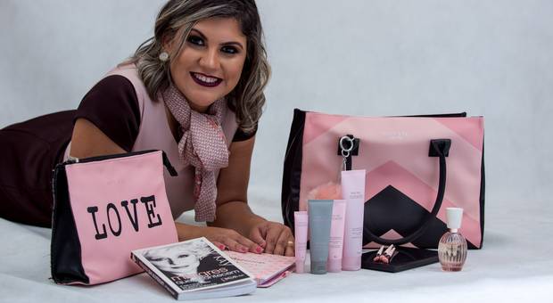 Corporativo-Institucional de Luana Logatto  - Perfil Profissional 