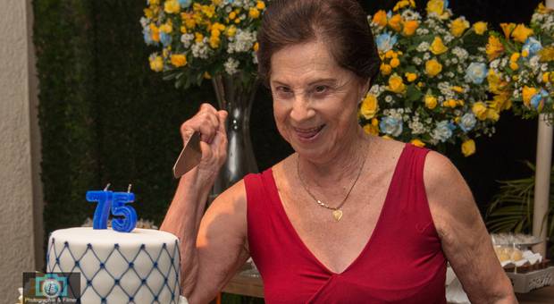 Outros (bodas-adulto) de Dora 75 anos