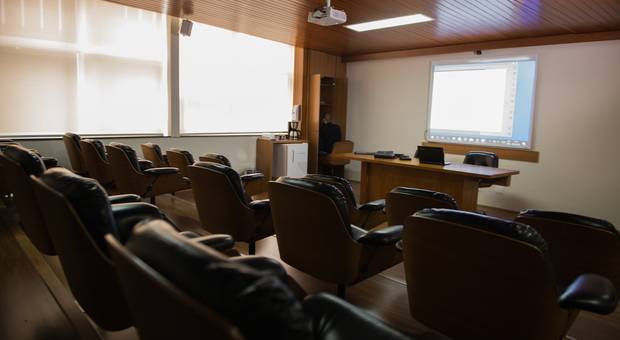 Corporativo-Institucional de Espaço STEA 