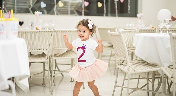 Sorrisos de criança de Cachinhos e saia rodada: Luísa