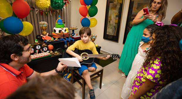 Sorrisos de criança de João Vicente fez 8