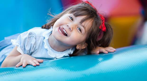 Sorrisos de criança de Quantos anos a Helena fez? 