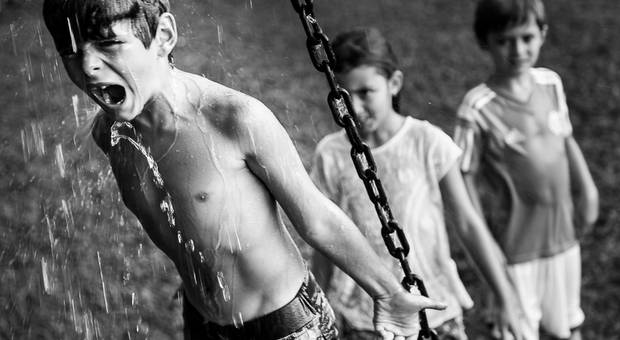 Familia de Família | Brincando na Chuva