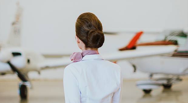 Ensaio Feminino de Natalia Frizoni - Comissária de voo executiva