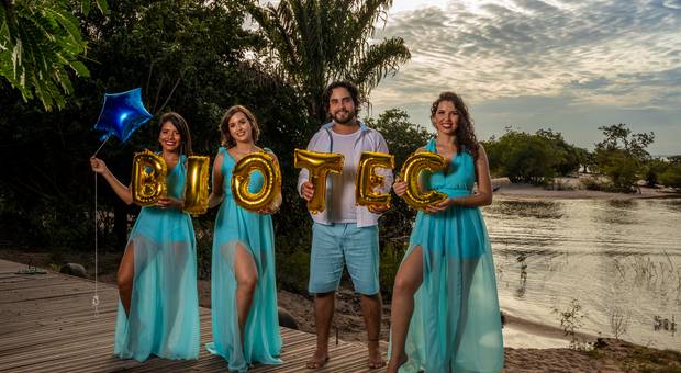 Formaturas de Turma Biotecnologia UFOPA - Ensaio na Praia | Formatura