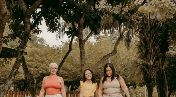 Família de Ana e suas meninas
