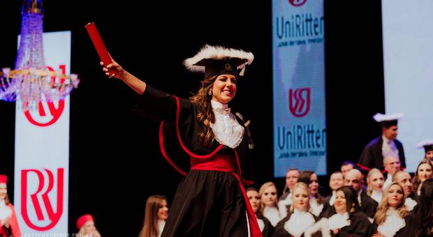 Formatura de Mariana D. - Direito - Uniritter