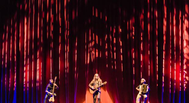Showbusiness de Humberto Gessinger     Show Dois Trios