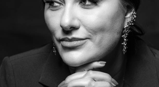 Corporativo de Francine Roman