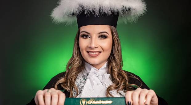 Formaturas de Alessandra Santana - Ensaio Formatura em Estúdio