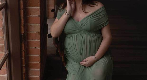 Gestante de Eternize a Magia da Espera: Seu Ensaio Gestante com Sentimento