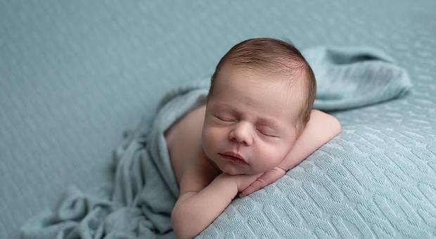 Newborn de Newborn - um ensaio cheio de detalhes e cuidados