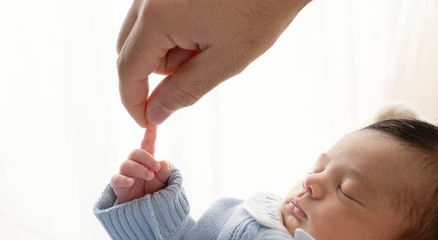 Newborn de Conheça o Bernardo em seu ensaio newborn aqui no estúdio