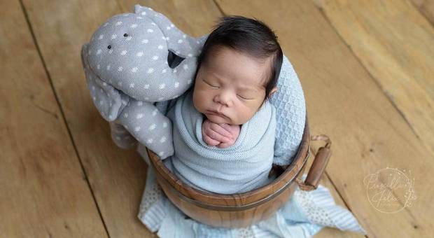 Newborn de Newborn - foto de recém-nascido