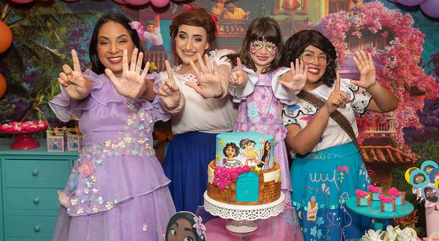 Infantil e Família de Festa da Manu - 6 anos