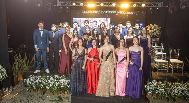 Formatura de Formatura Terceirão CEST: Uma Noite de Gala e Emoção em Curitibanos