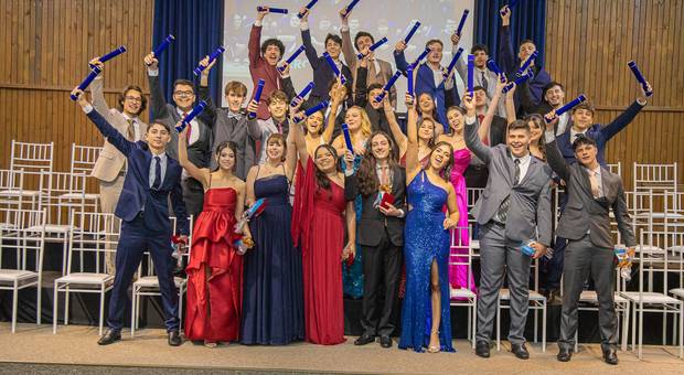 Formatura de Formatura Terceirão Maria Imaculada: Emoção e Gala em Curitibanos