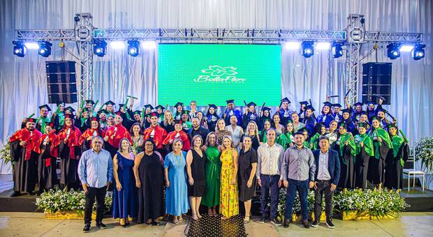 Formatura de Formatura CEDUP Curitibanos: Celebrando o Futuro Profissional no Generino Fontana