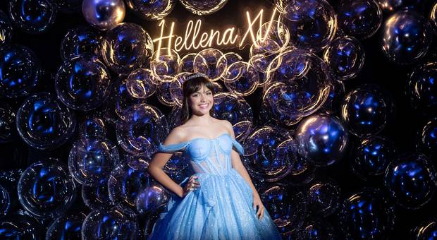15 anos de Hellena