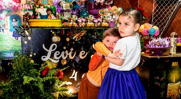 Infantil de Levi e Livia - 4 anos