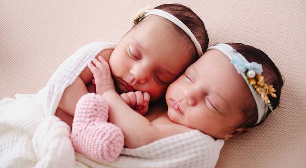 Newborn de Primeiros dias da Sarah e Clara 