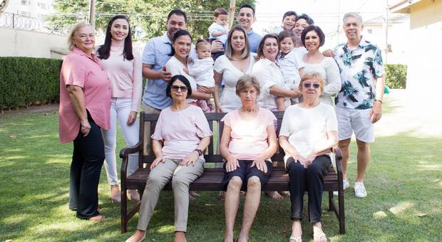 Ensaio de Família de Dia das mães com uma grande família