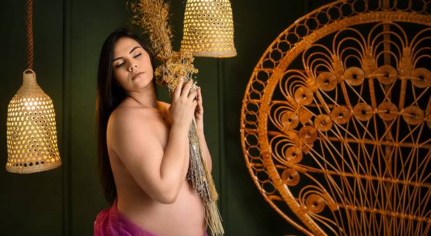 Gestante Estúdio de ENSAIO GESTANTE DA MAMÃE LAILA