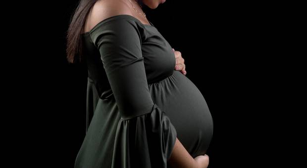 Gestante Estúdio de ENSAIO GESTANTE COM MAMÃE MARIANA