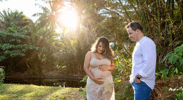 Gestante Externo de ENSAIO GESTANTE COM MAMÃE RAIANNE