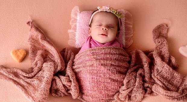 Newborn de PRIMEIRO ENSAIO DA PEQUENA ISABELA