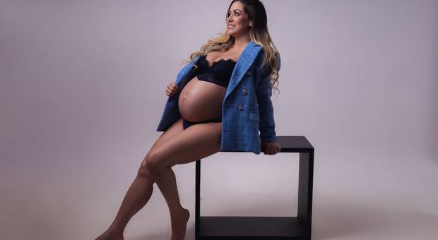 Gestante Estúdio de ENSAIO GESTANTE COM MAMÃE EVELYN